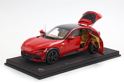 Purosangue diecast panoramic roof