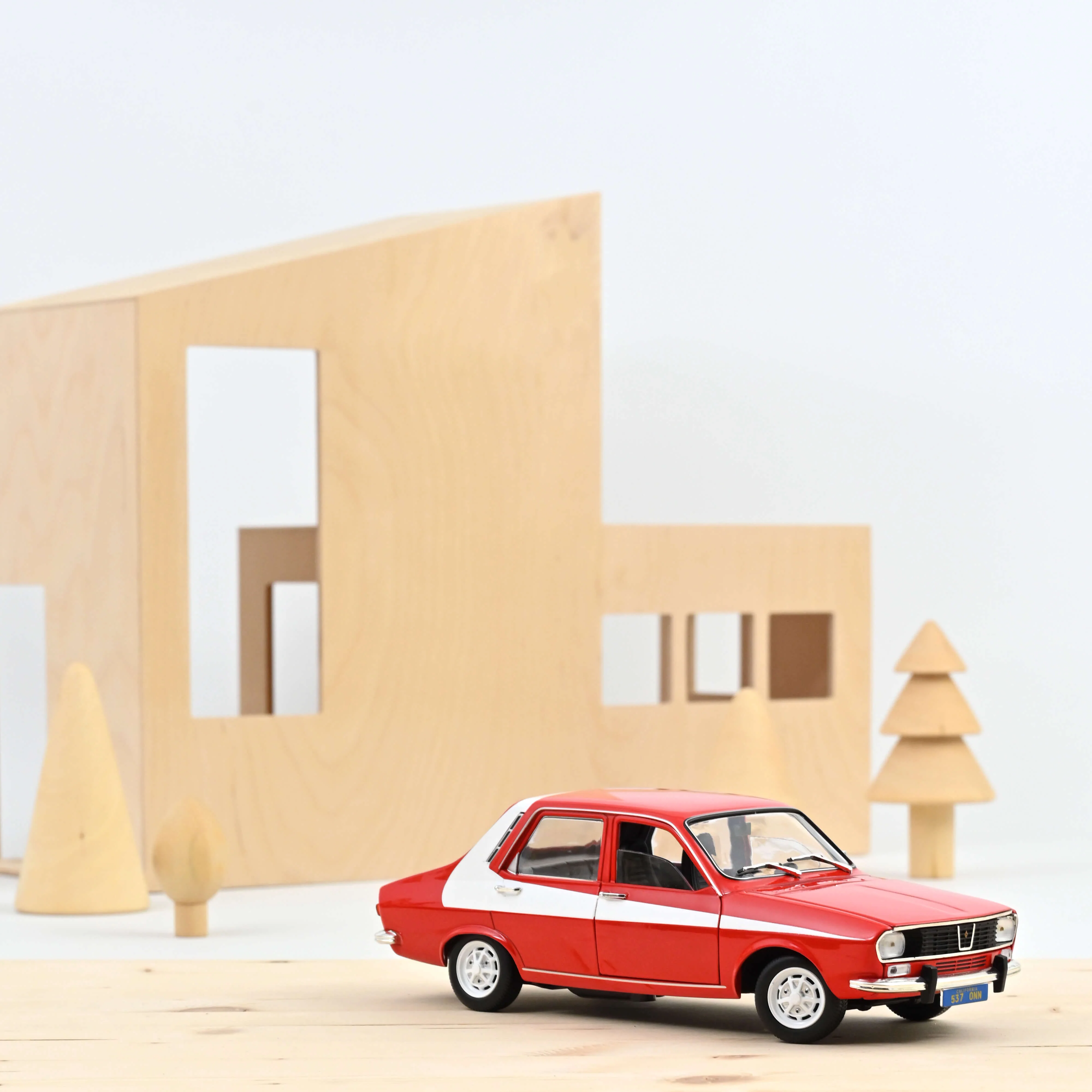 12 Red with white side