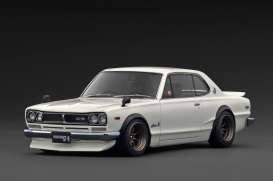 Skyline GT-R (KPGC10), white ivory
