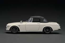 Datsun Fairlady (SR311), white with U20 Engine