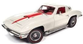 Corvette 427 Coupe, white with red stinger stripe