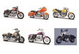 Motorcycles with stand. Mix box with 12 pcs var... Harley Davidson Motorcycles with stand. Mix box with 12 pcs various models and colours.