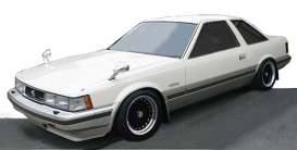 Soarer 2800GT Extra (Z10) 17 inch Wheels, white/gold