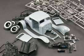 1932 5 Window Coupe *Diecast Modelkit*.