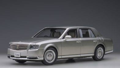 Toyota Century with curtains