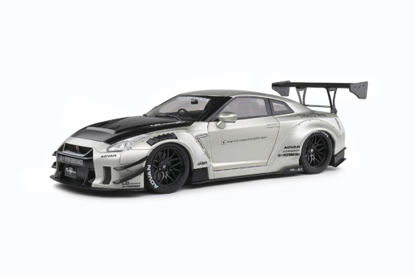 GT-R (R35) W/ Liberty Walk Body Kit 2.0
