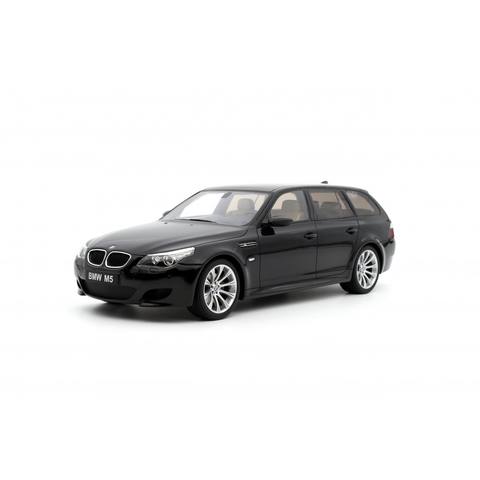 E61 M5 Black Saphire Metallic 475